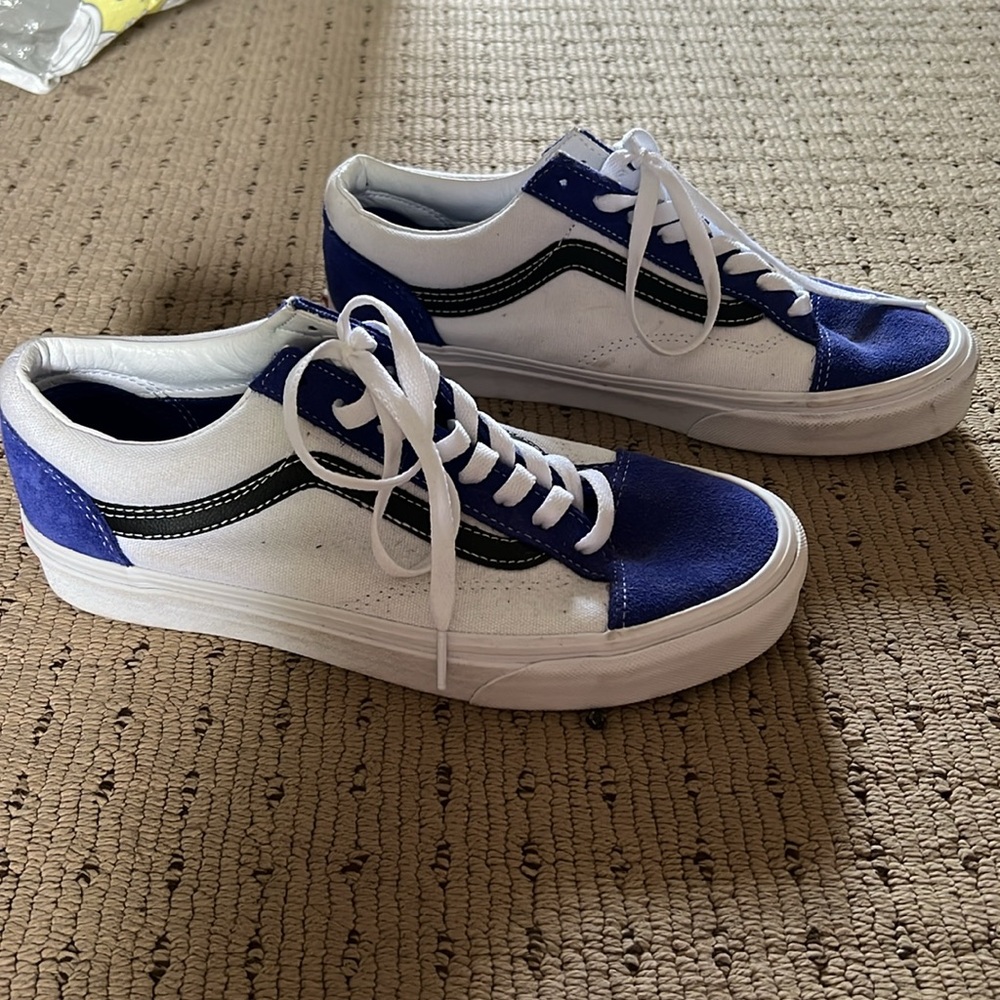 Women’s size 9 Old Skool Canvas Shoe vans.